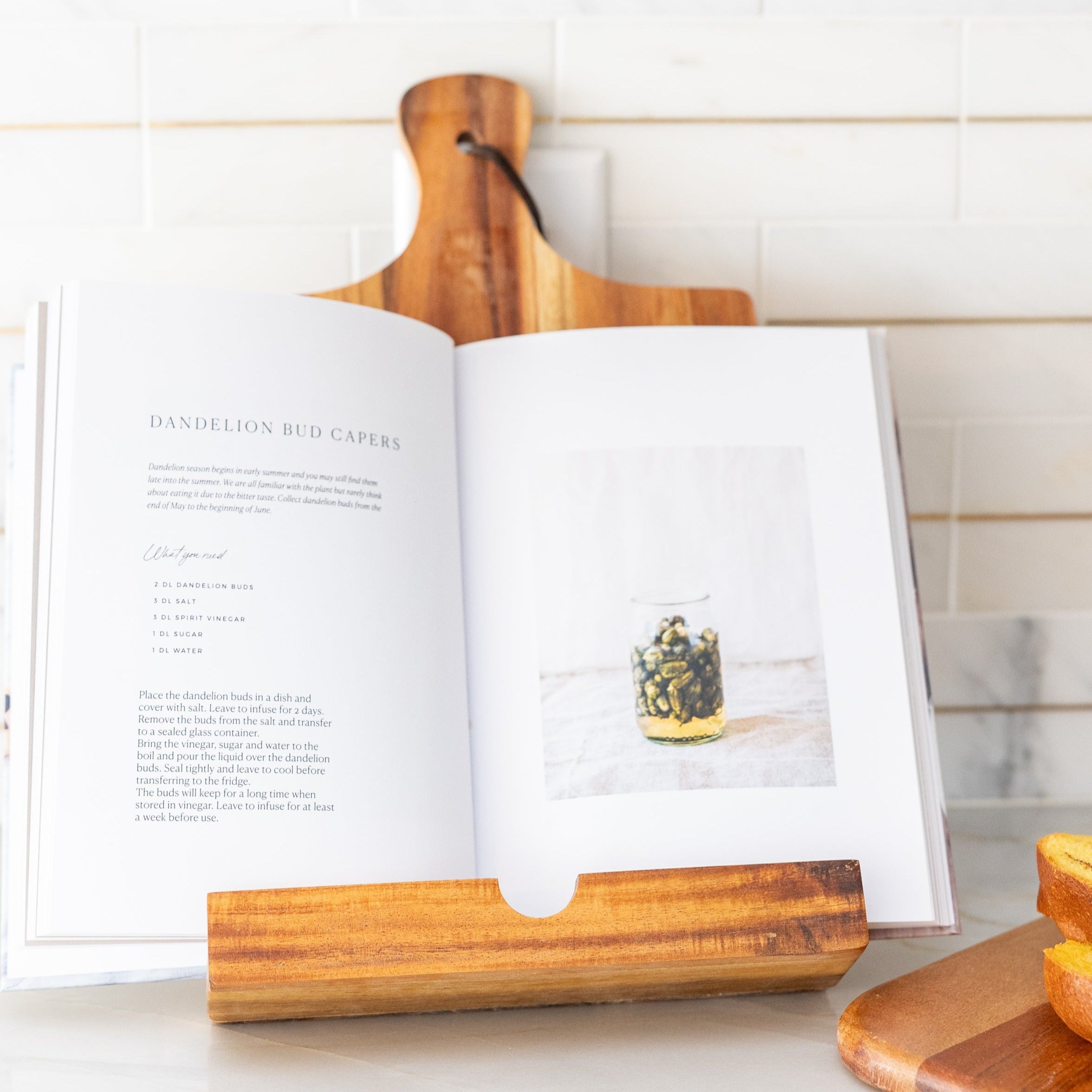 Tablet or Cookbook Stand