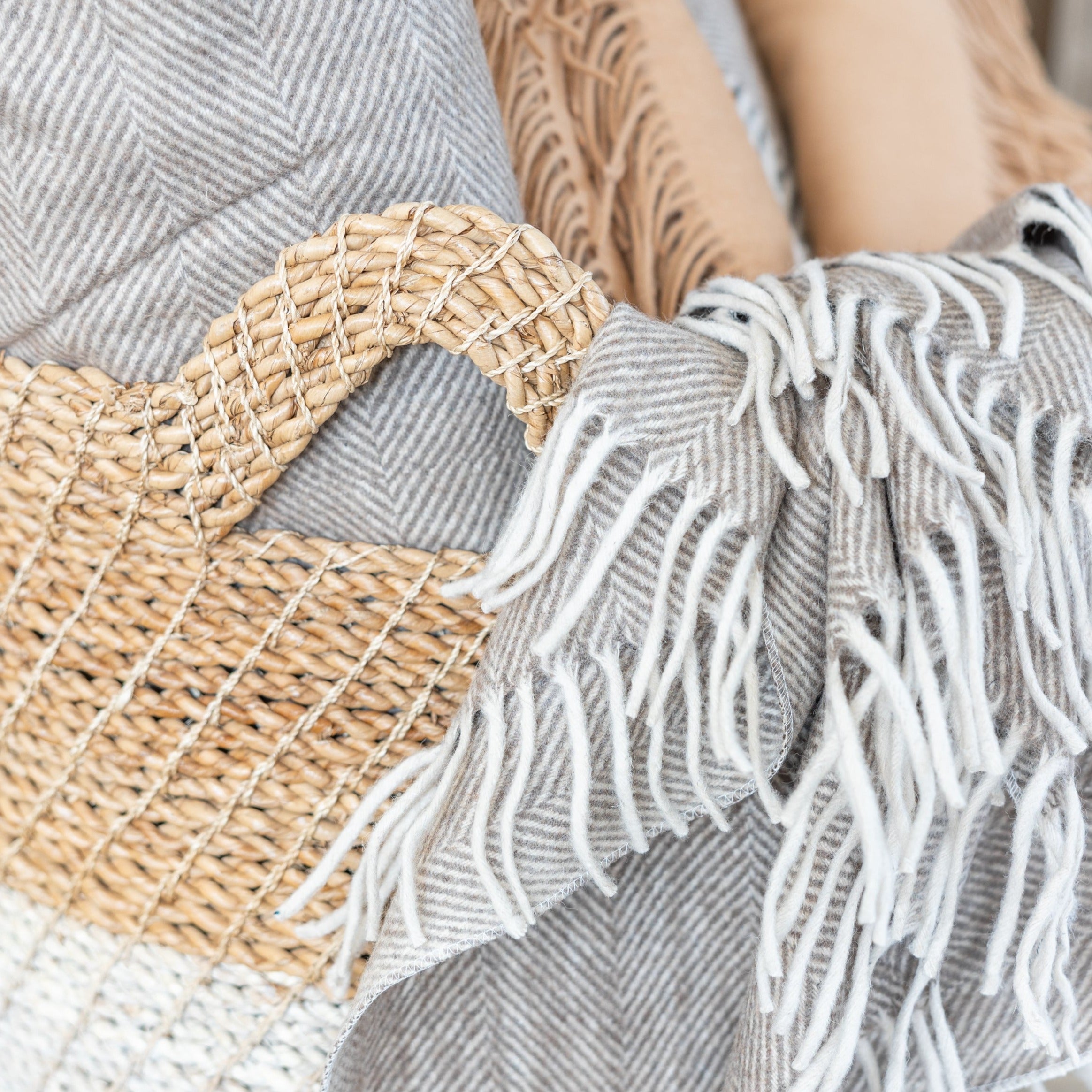 Lambswool Blanket in Camel