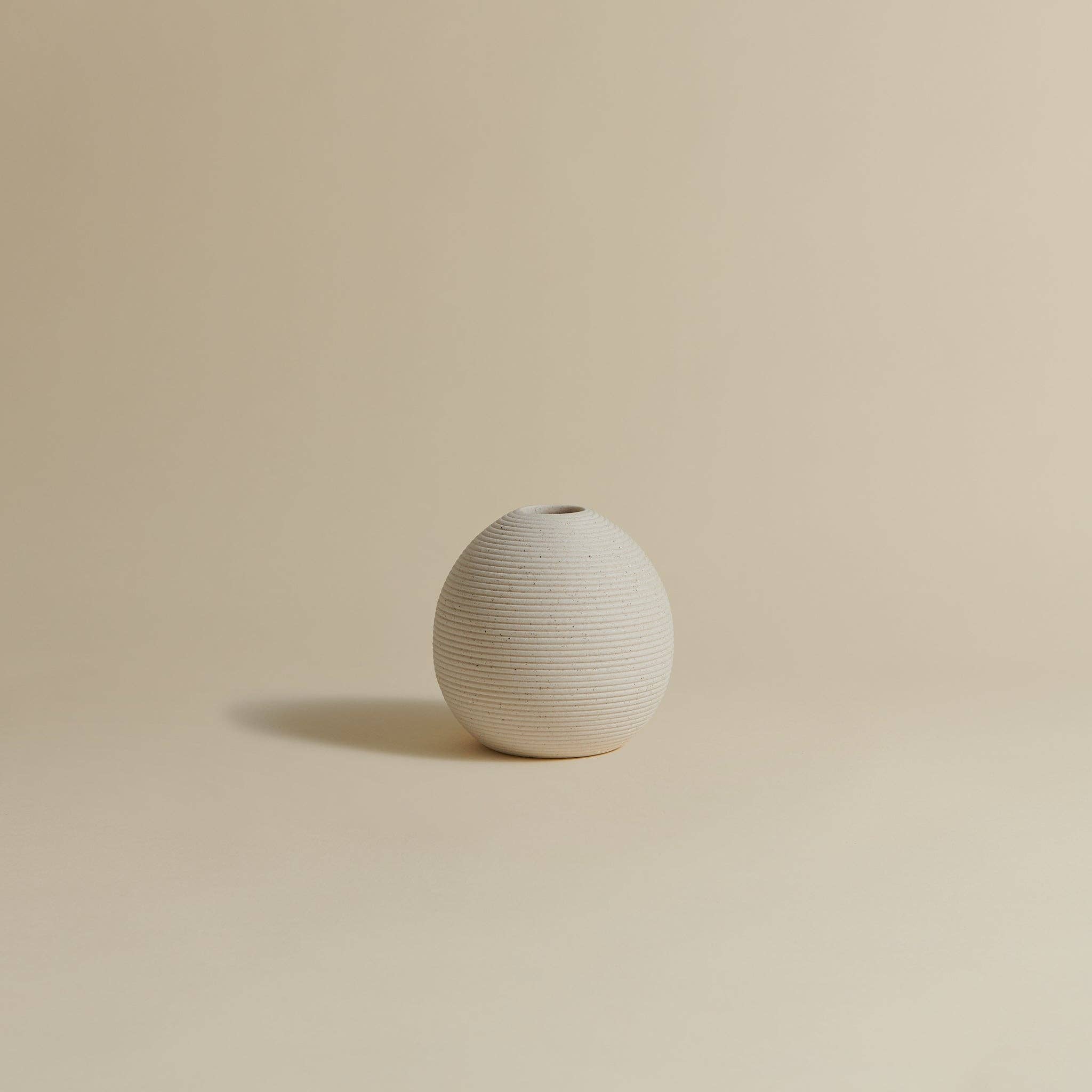 Cosmo Vase: Ivory Clay